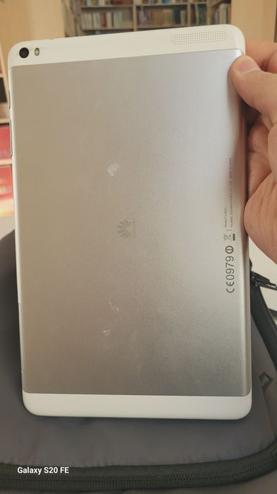 Планшет Huawei на запчасти