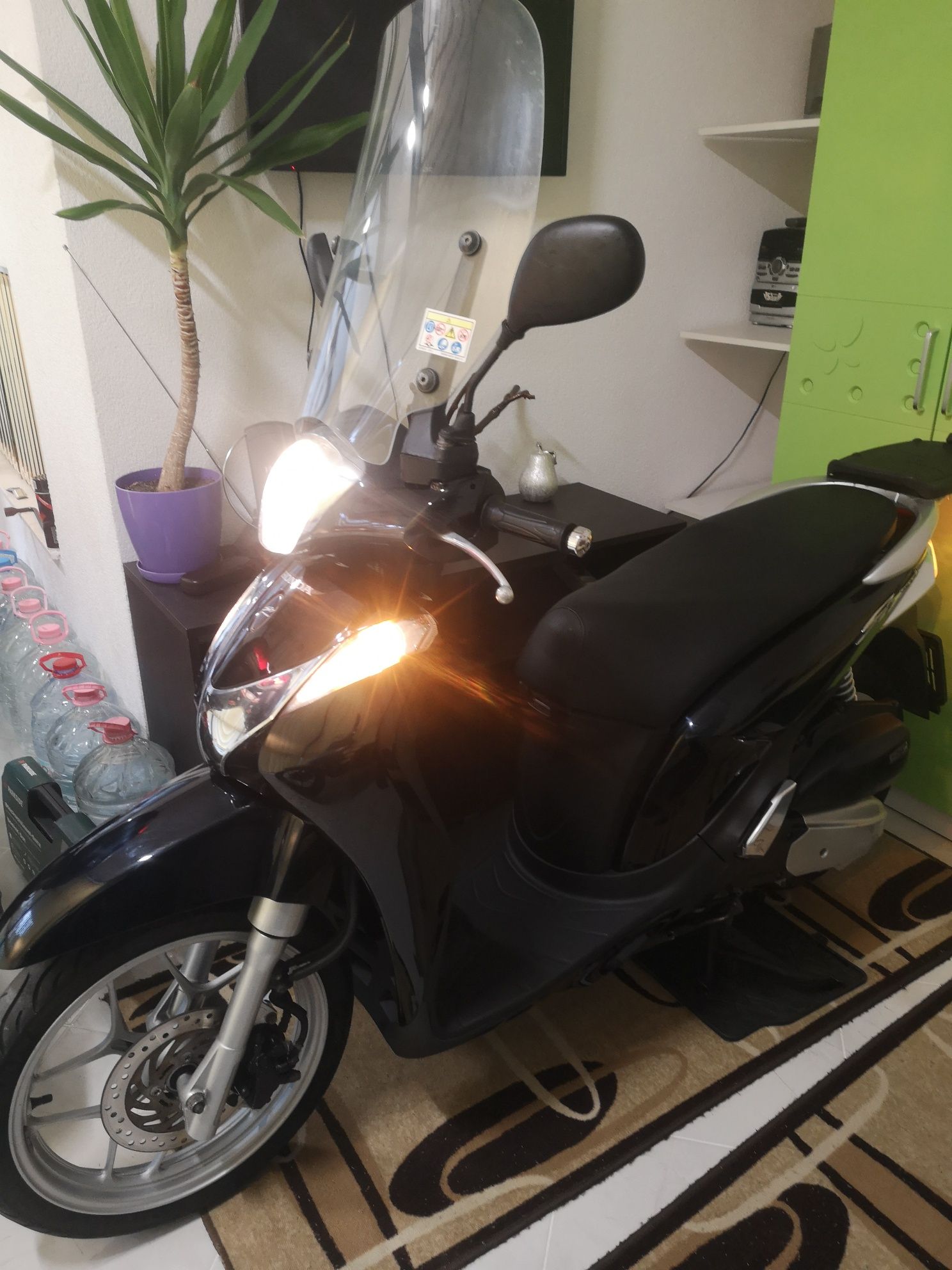 3бр Honda Sh125i, Sh150i ABS, start-stop sistem, Led.
