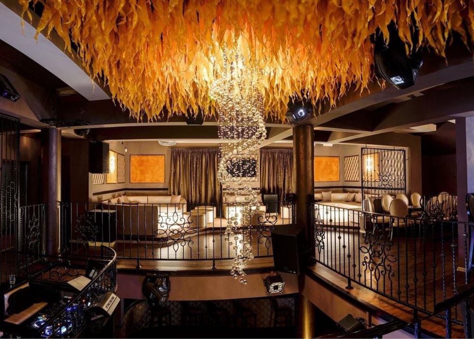 Spatiu Comercial / Club de Noapte