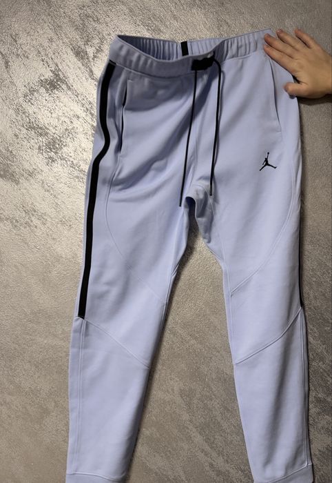 Pantaloni Jordan noi, mărimea L.