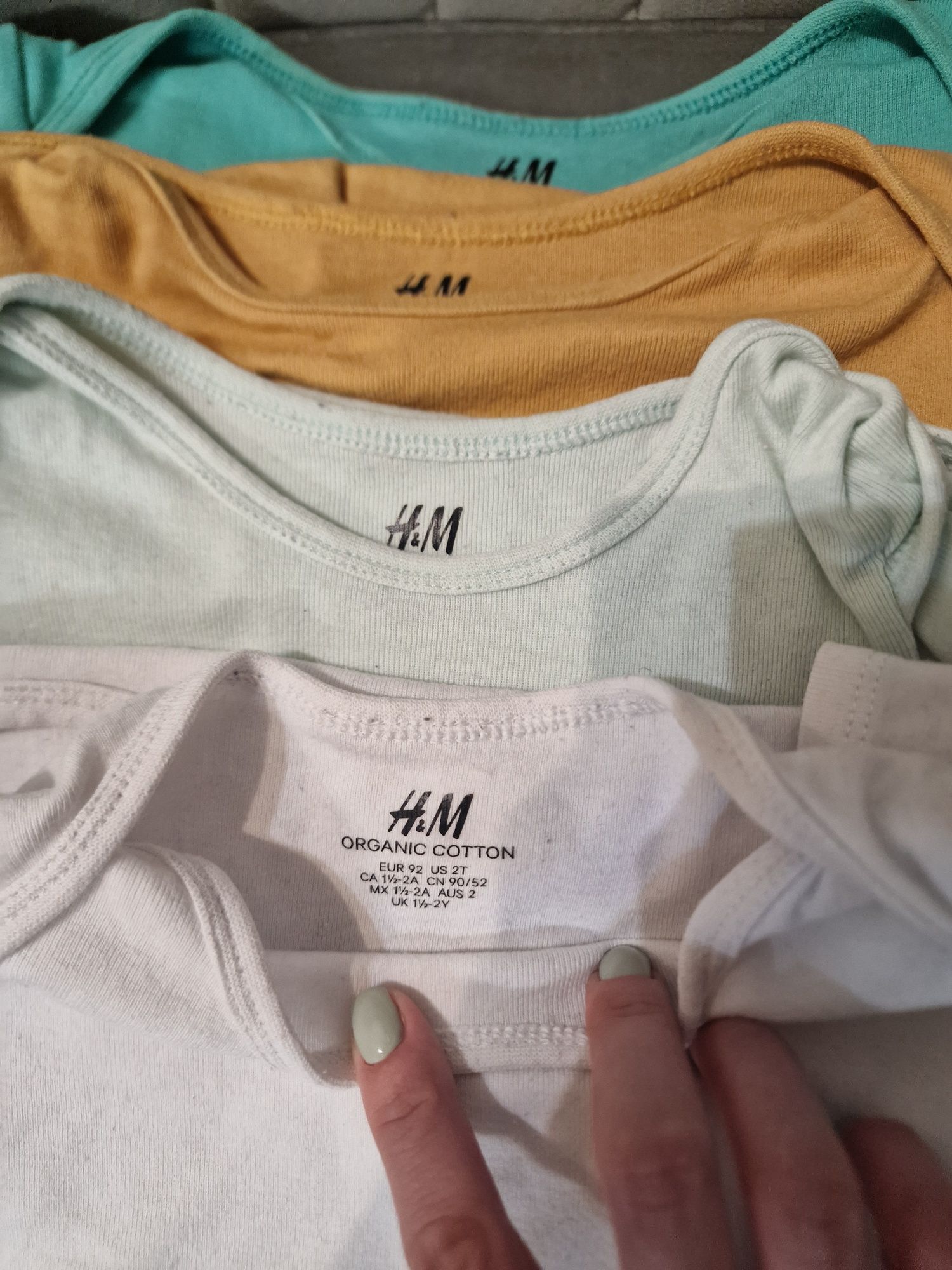 Vând set body-uri din bumbac H&M, marimea 92 (2 ani)