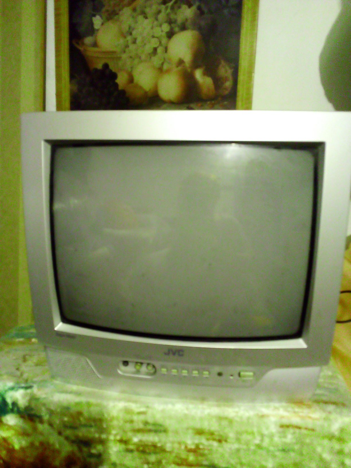 Телевизор цветоной