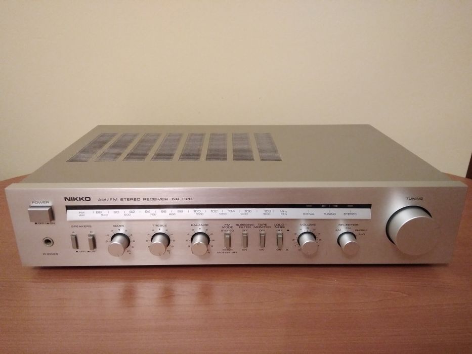 Amplificator stereo vintage Nikko NR-320 AM/FM
