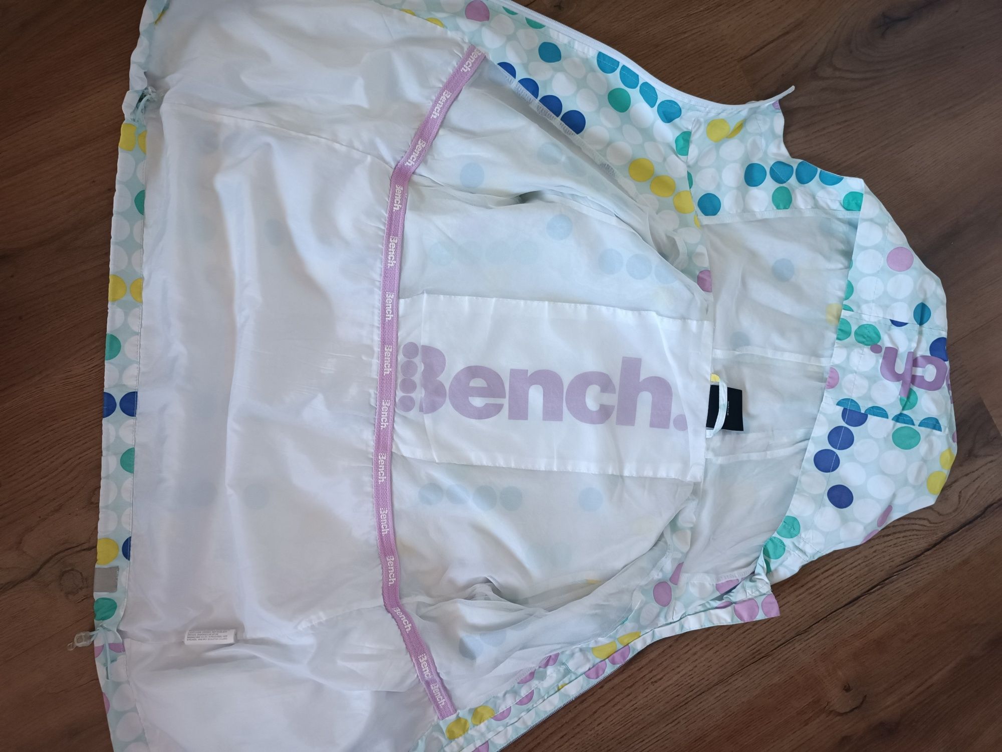 Дамско спортно яке Bench S