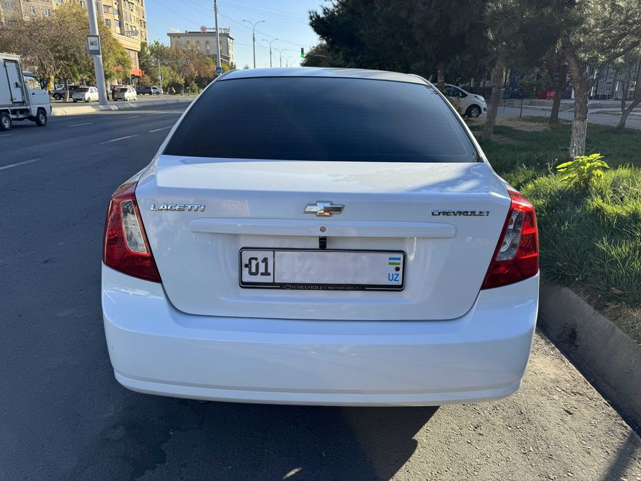 Chevrolet Lacetti 2012 1.8 MT