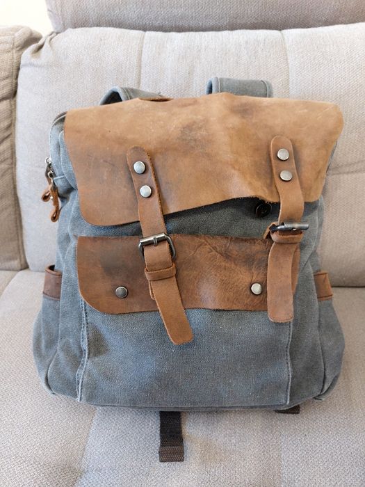 Раница,от кожа и плат