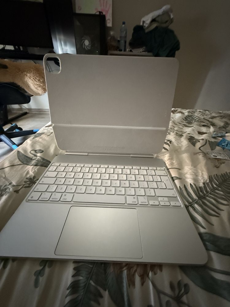 Ipad pro 13 - 256G - + Magic Keybord + Apple Pencil+ 2 Г ГАРАНЦИЯ.