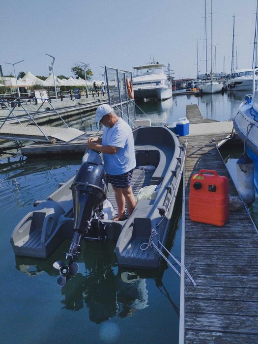 Barca Whally 435, motor Tohatsu 30 cp cizma lunga, peridoc Respo - noi
