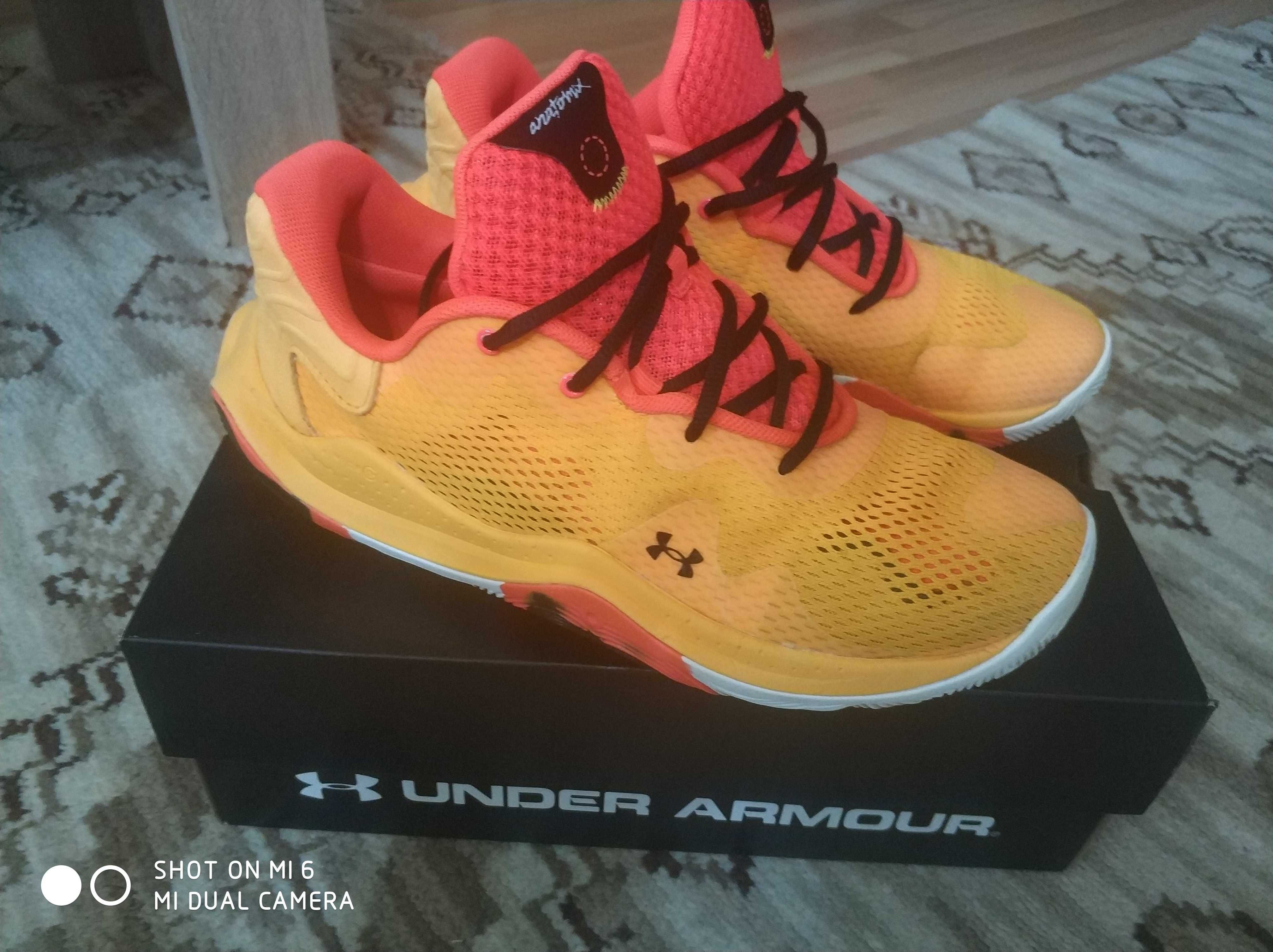 UnderArmour   43