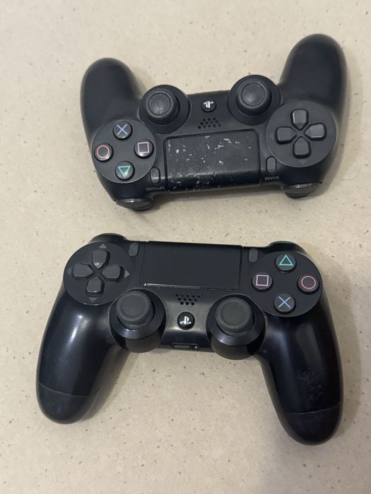 Контролери за ps4 продават се заедно!