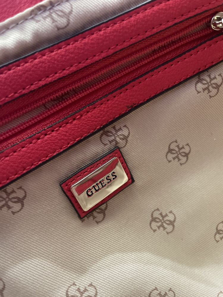 Дамска чанта Guess