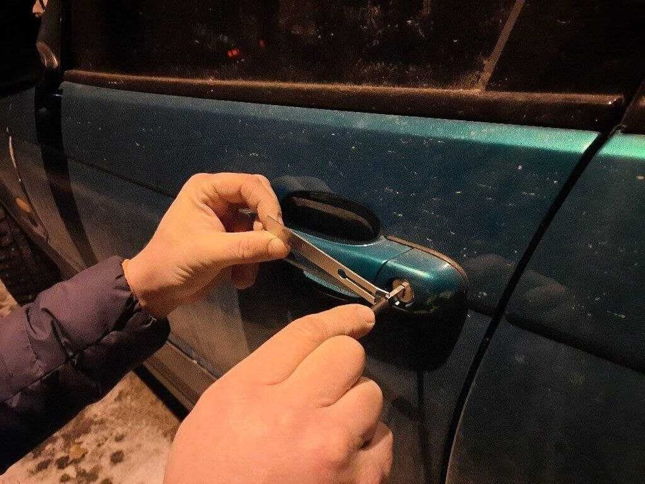 Вскрытие всех замков авто: открыть салон, багажник, автобокс, бардачок