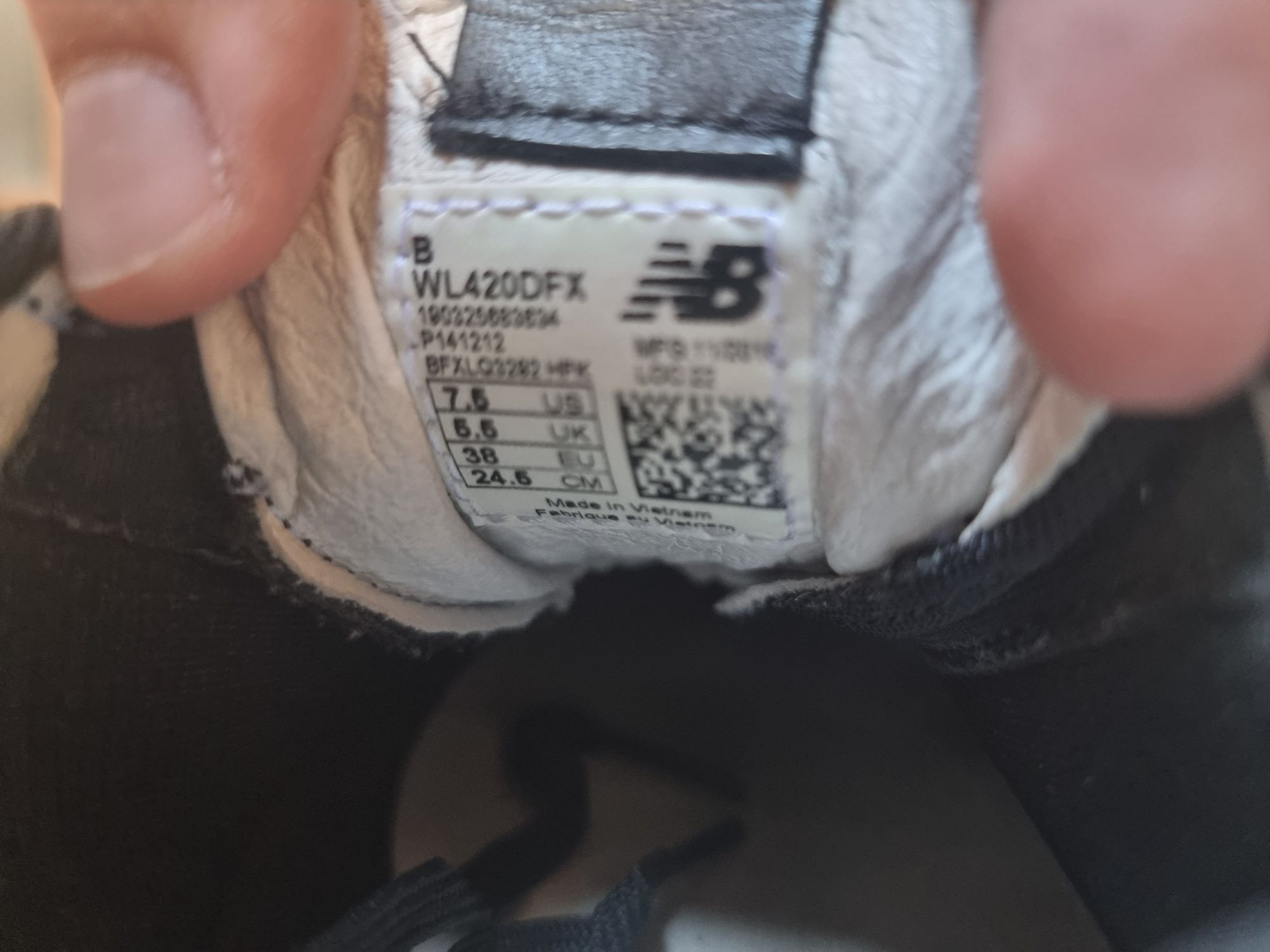 New balance model 420, model tinte in relief rar, ca noi marimea 38