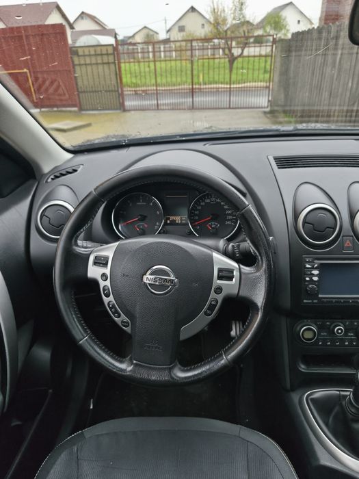 Vând Nissan Qashqai