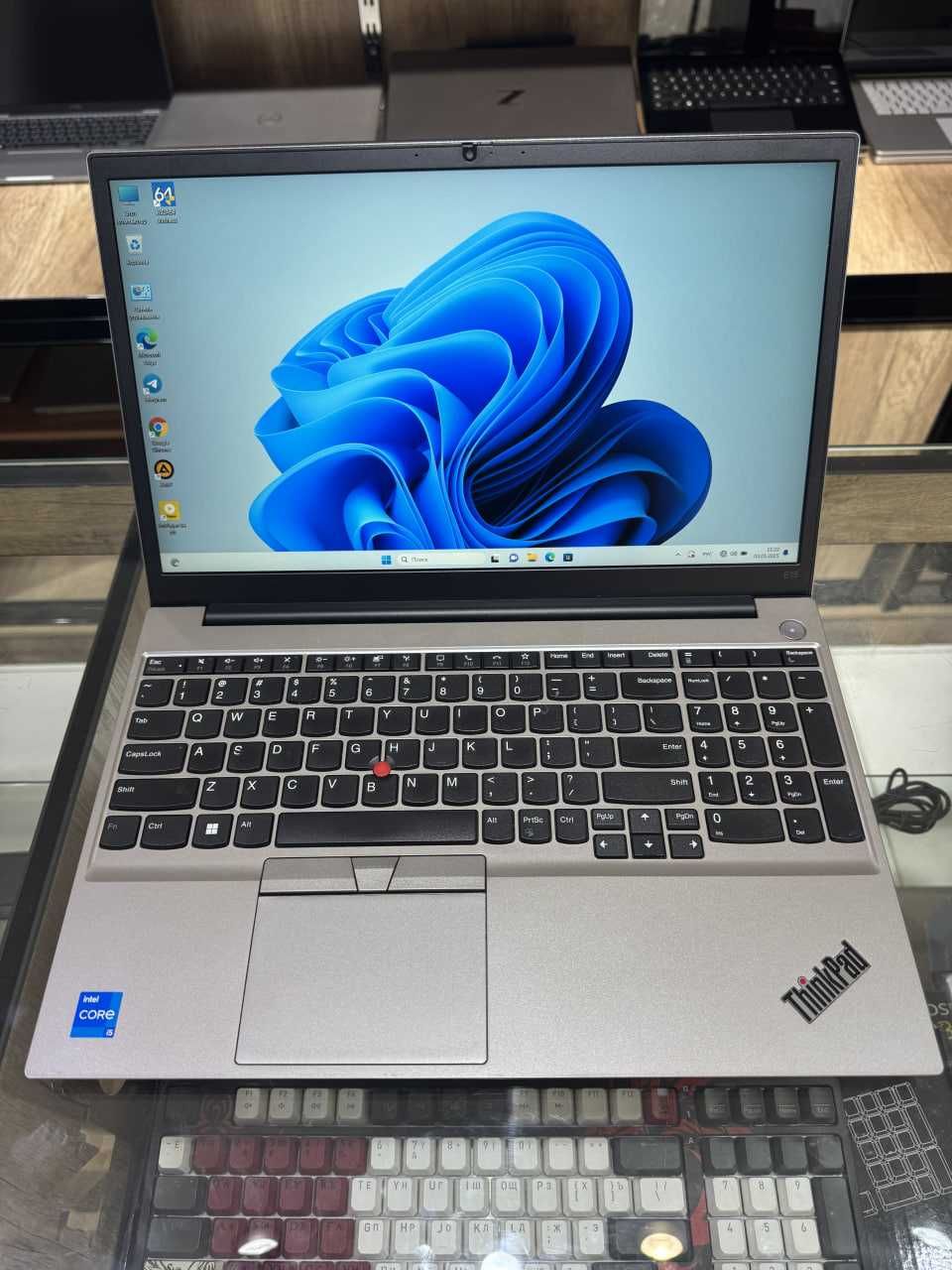 Lenovo ThinkPad E15 intel Core i5-1235U озу8гб 256ssd