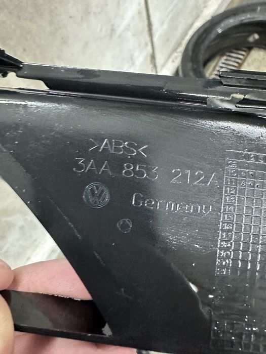 Vw Passat b7 дясна решетка към бронята ОЕ