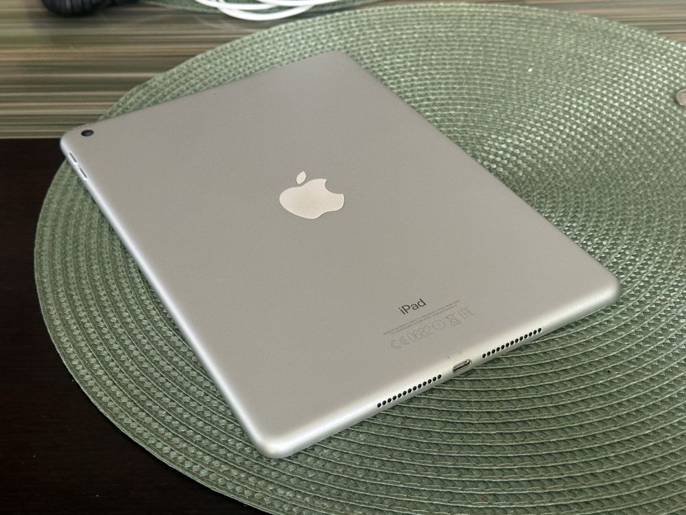 Apple iPad 5, 9.7” Silver 32gb stare perfecta!