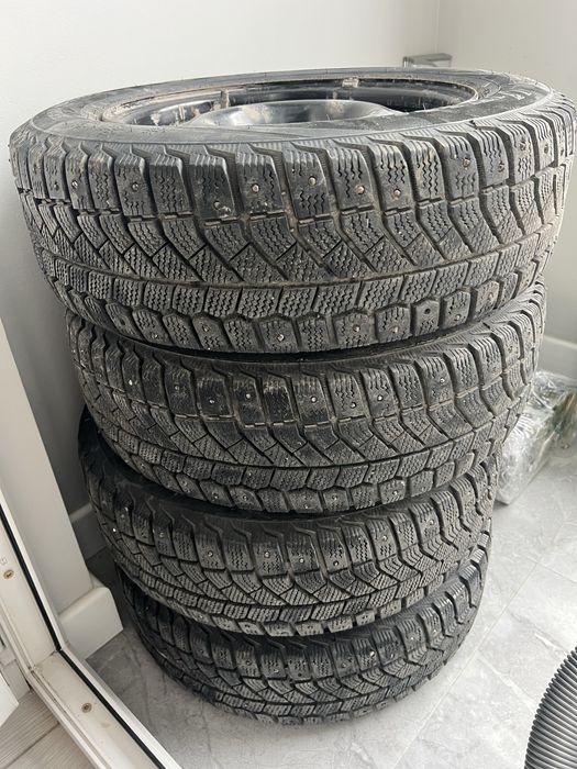 Продам резину с железными дисками на 14R