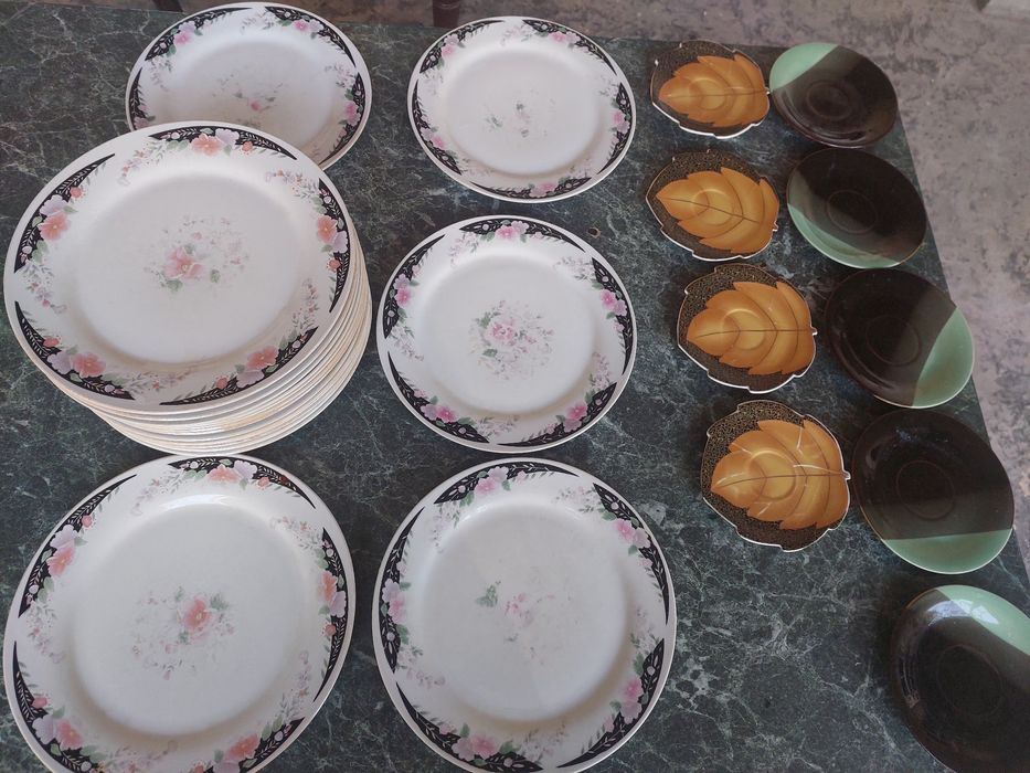 Продам тарелки большие для вторых блюд.