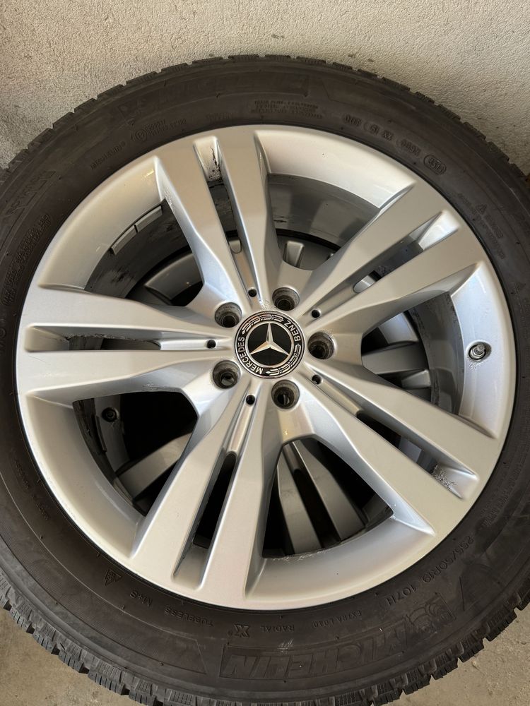 Оригинални джанти 19 зимни гуми Mercedes ML GLE 255/50/19