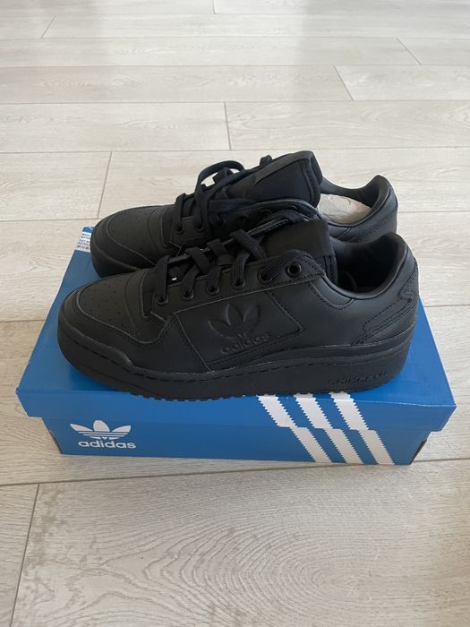 Adidas forum bold