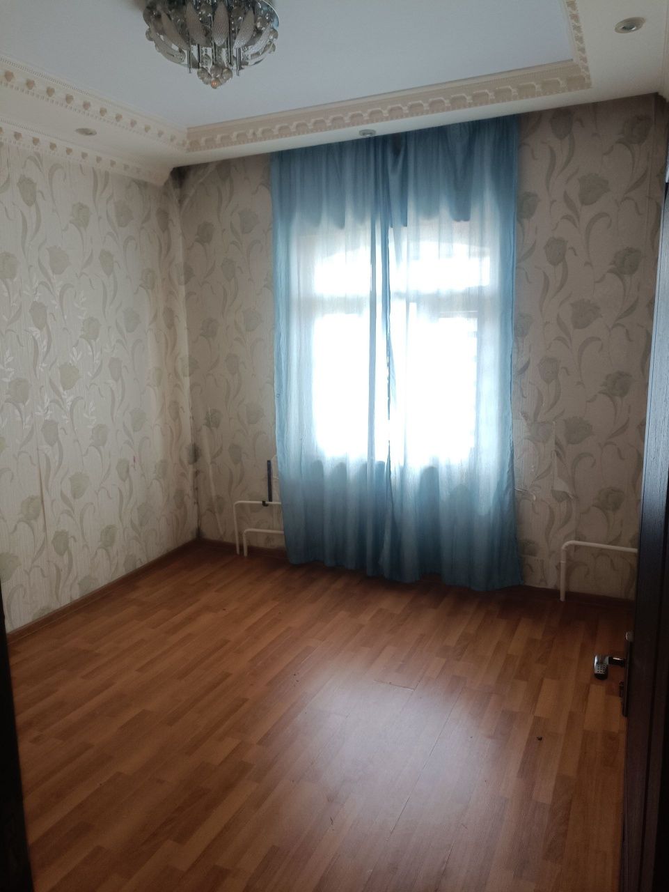 4 xonali kvartira sotiladi sergeli 7 da