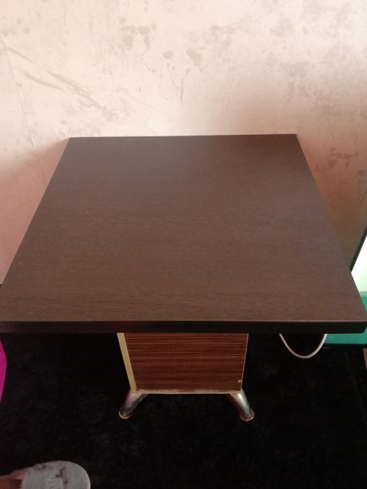 Продам столик журнальный