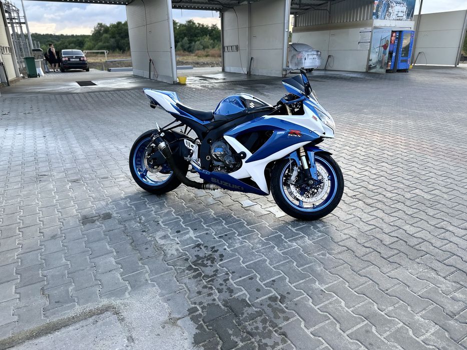 Suzukigsxr 750 k8