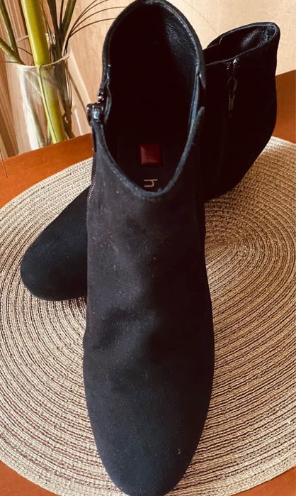 Боти ,,högl“.Нови 38 размер.Черни.Набук.