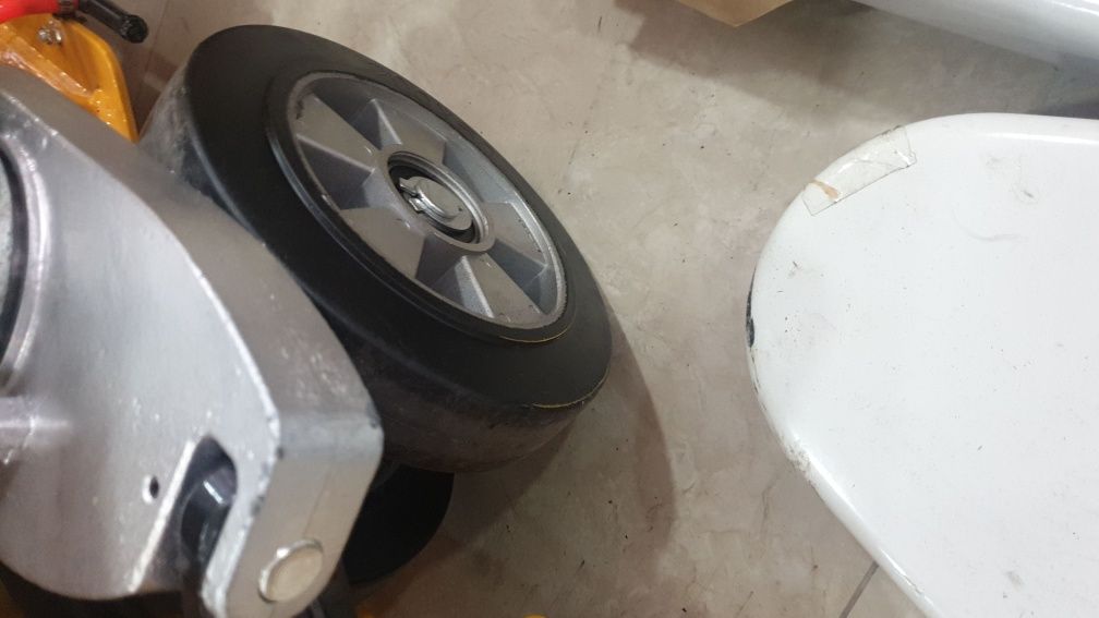 Рохля тележка для палет 3 тонны  резина колесо Россия