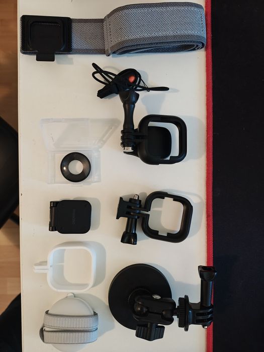 Insta360 Go Ultra black CA NOU GARANTIE 10.2027 +256GB Sandisk Extreme
