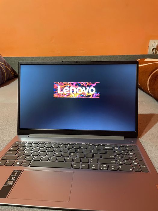 Vand laptop Lenovo