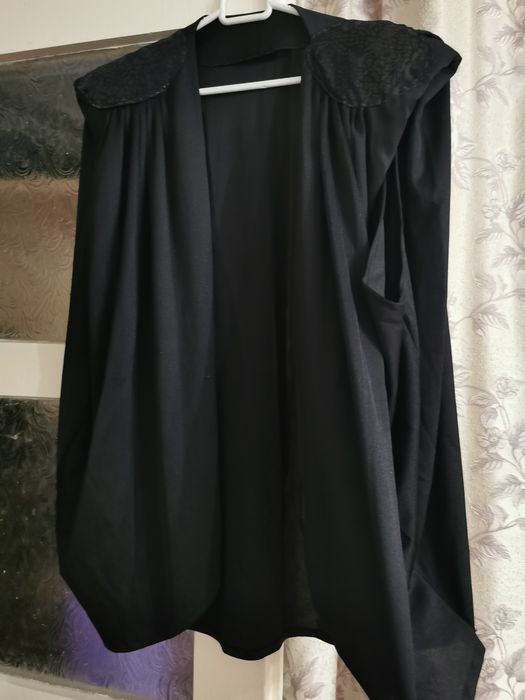 Vând rochie neagra