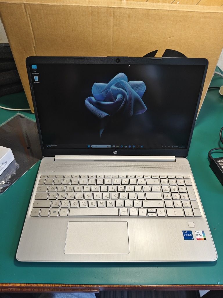 HP Pavilion 15s core i5 1235U
