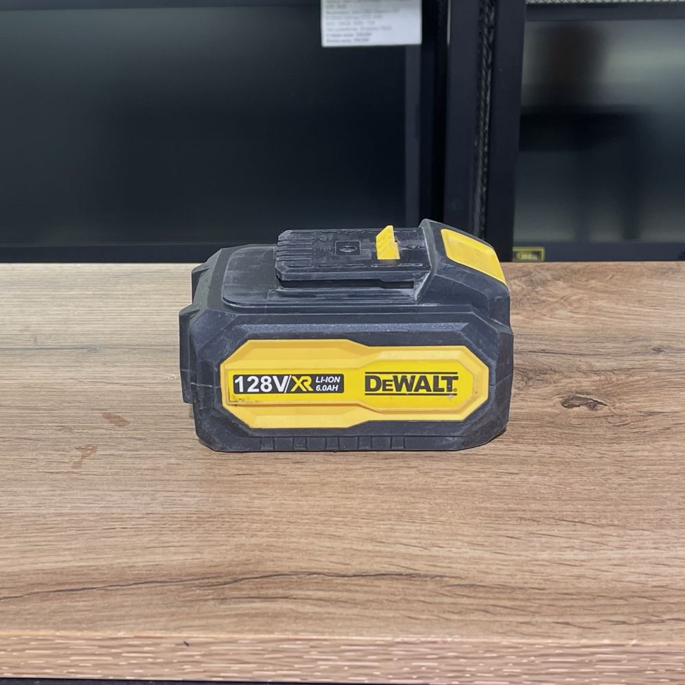 Болгарка DeWALT 128V, батарея 6.0 АН, 8227/А10