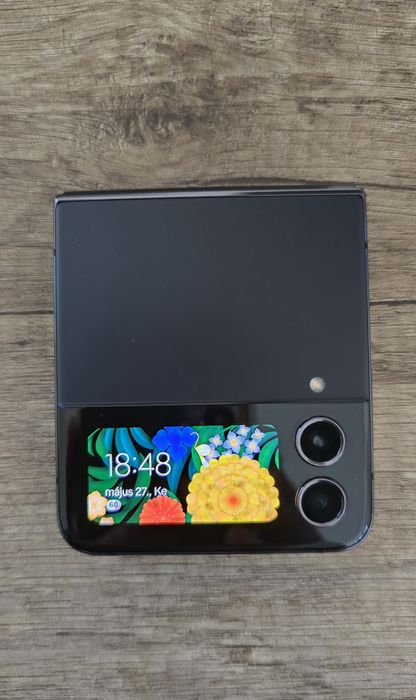 Samsung Galaxy Z Flip4