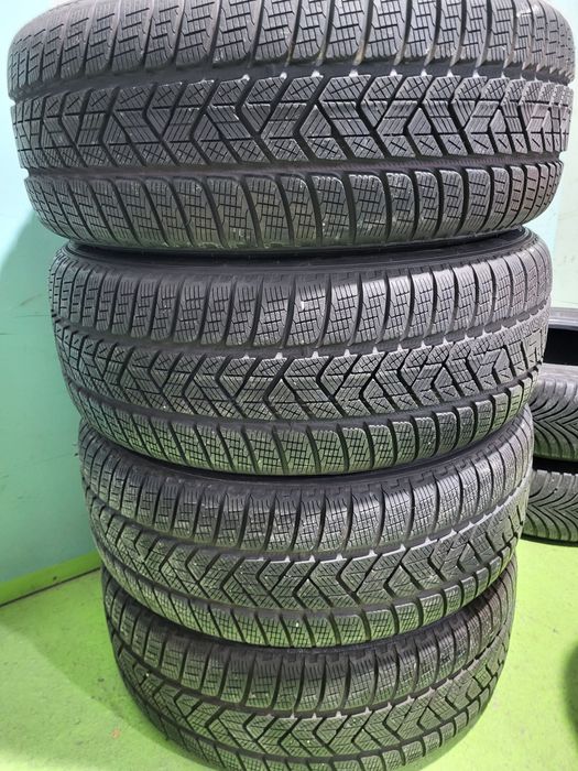 4 бр зимни 235/60/18 Pirelli