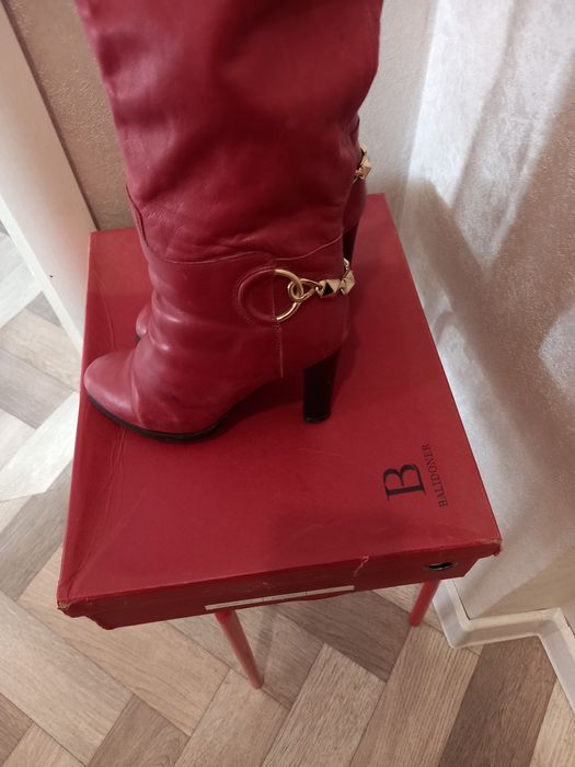 Продам зимние сапоги