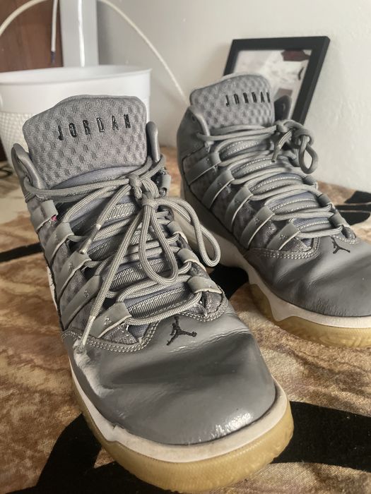 Vând jordani mide 1