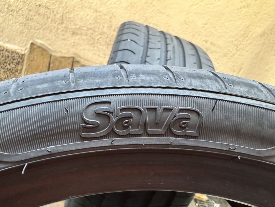 Автомобилни гуми 255 35 18 Sava