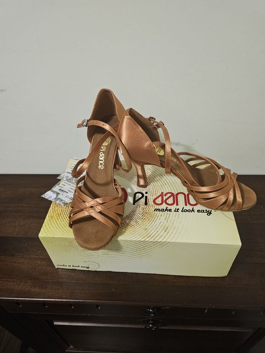 Sandale dans Pi Dance