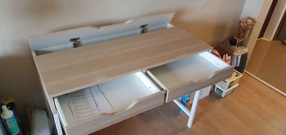 Vând birou și scaun Ikea