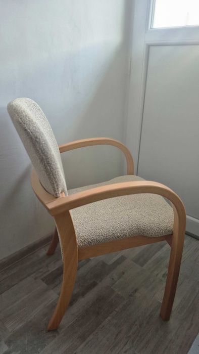 Трапезни столове