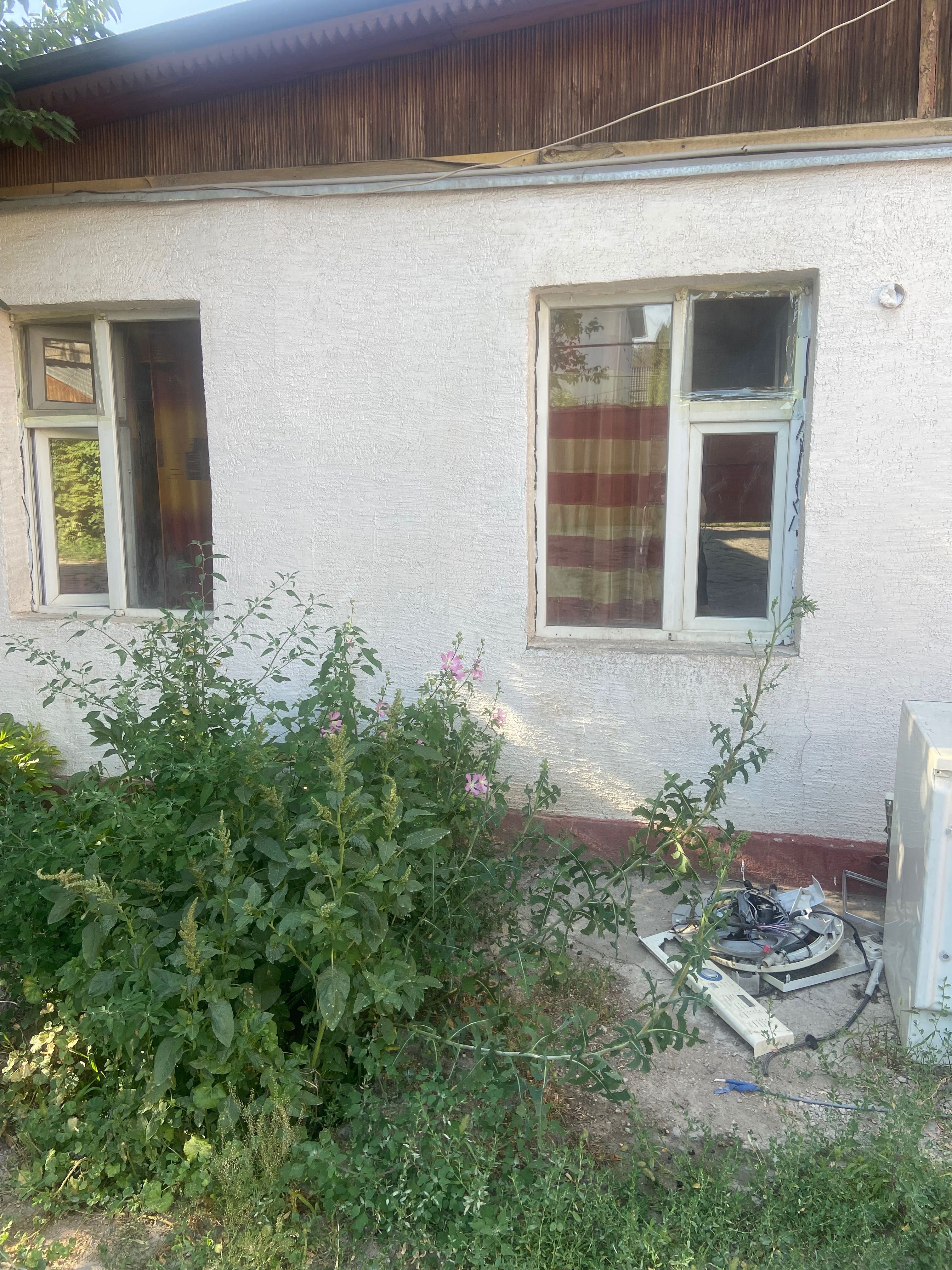 Сдам 2 комнаты, есть два варианта. В пристройке и отдельно 2 комн
