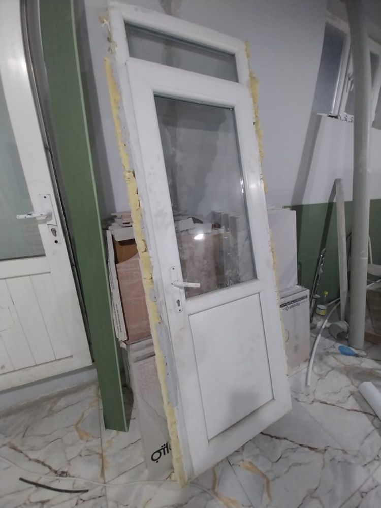 Пластик дверь 70см 90см