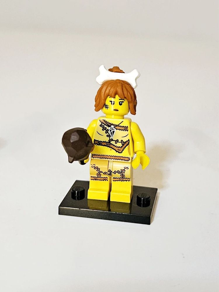 Lego Collectable Minifigures Series 5 8805 - 5 - Cave Woman (2011)