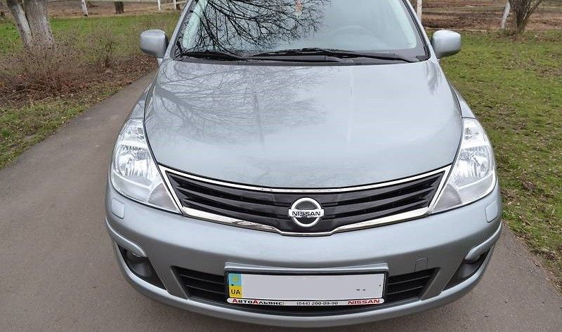 Решетка NISSAN TIIDA /VERSA 07-12 в наличии новая