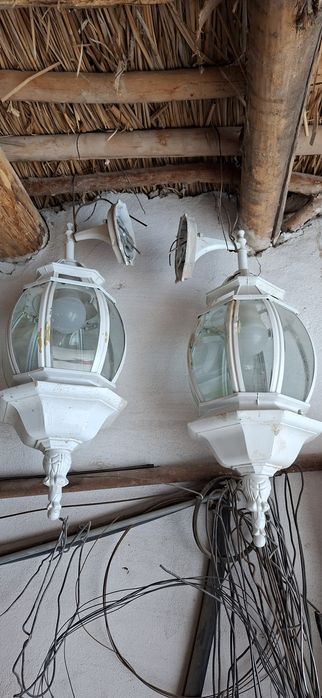 Har hil turdagi buyumlar va jixozlar bor