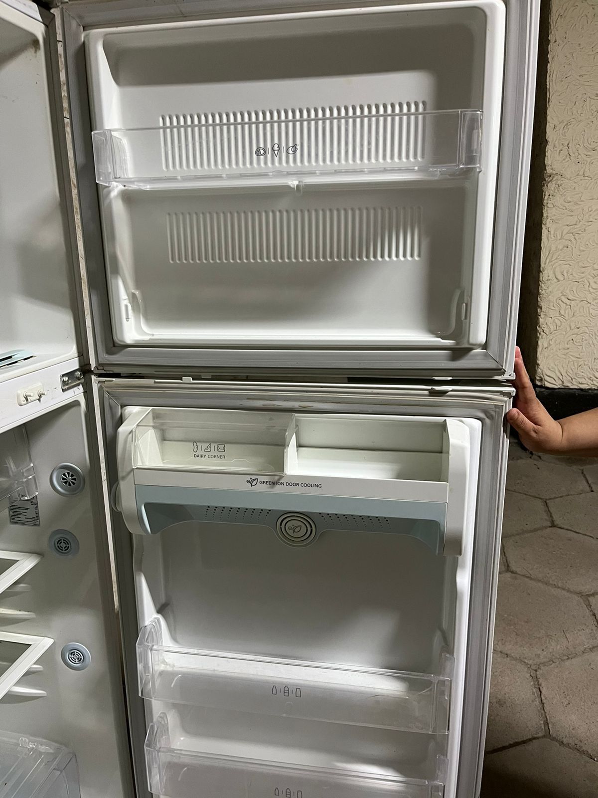Холодильник LG хорошем состоянии