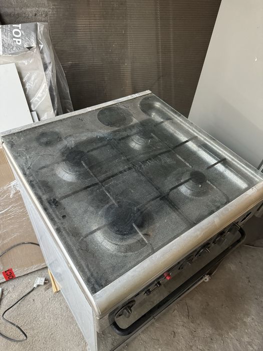 Газовая плита с духовкой Рабочая
